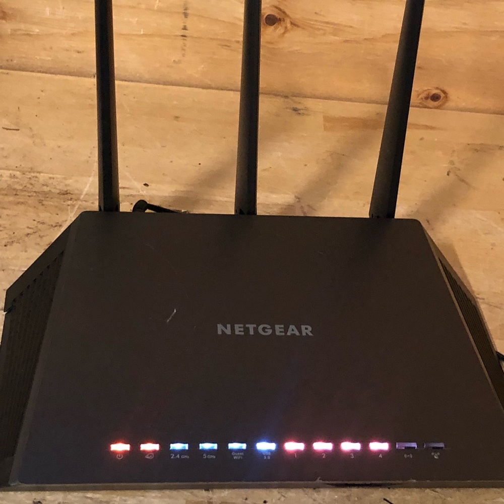 NETGEAR R6900P-100NAS Nighthawk AC1900 Dual Band WiFi Router with Power cord